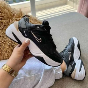 NIKE M2K TEKNO "NEGRA/PALO ROSA"