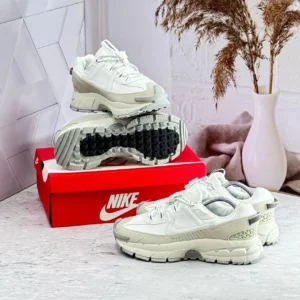 NIKE VOMERO "BLANCA/BEIGE"